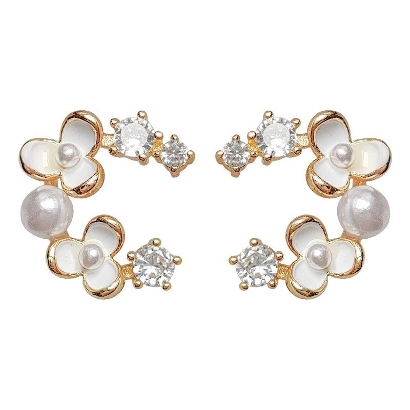 Beautiful Pearl Earring with Unique Style