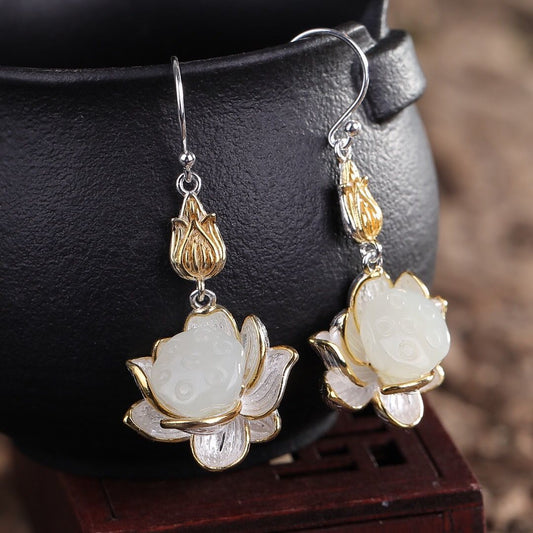 Charming Silver Earring for Any Occasion