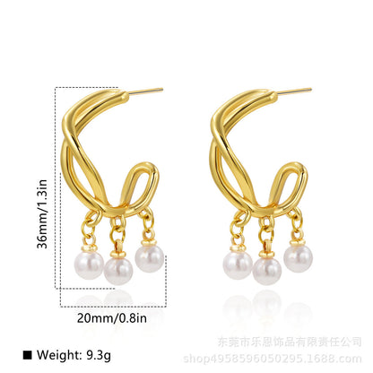 Classic Pearl Earring with Timeless Appeal