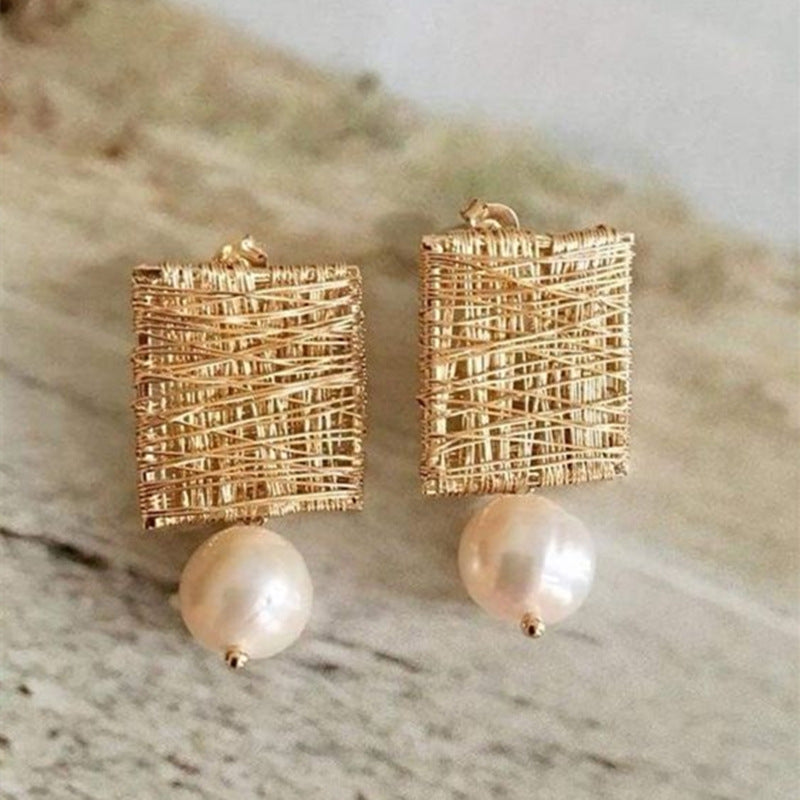 Classic Pearl Earring with Timeless Appeal