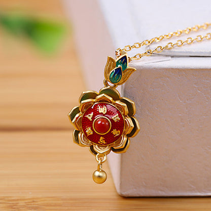 Beautiful Gold Pendant with Unique Style