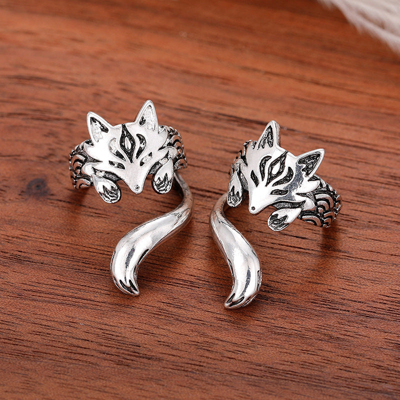 Classic Silver Ring with Timeless Appeal