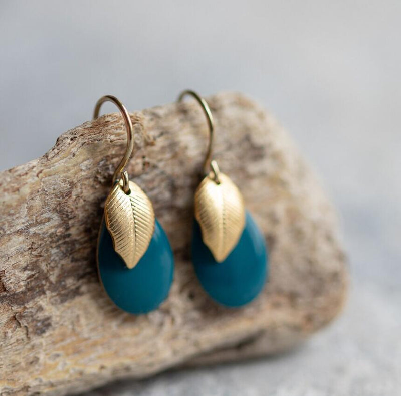 Charming Gold Earring for Any Occasion