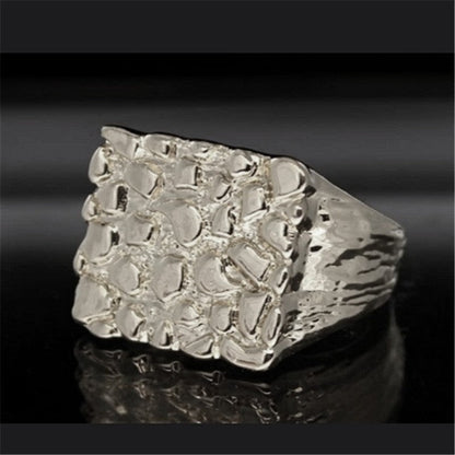 Romantic Gold Ring for Special Moments