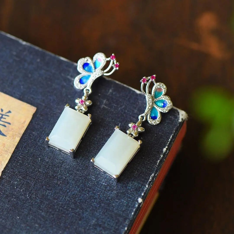 Elegant Silver Earring for Every Occasion