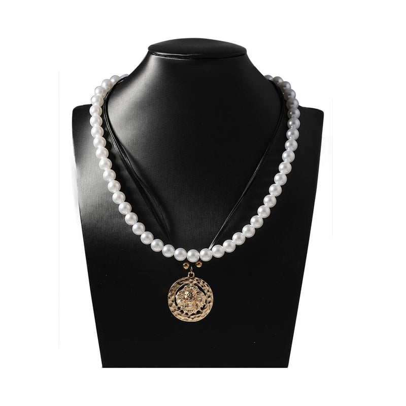 Beautiful Pearl Necklace with Unique Style