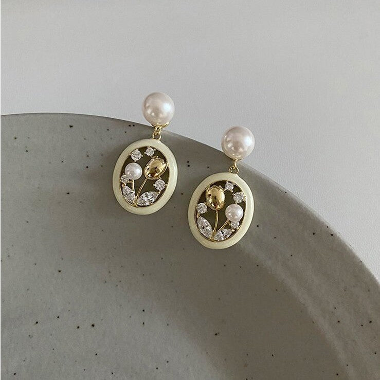 Romantic Pearl Earring for Special Moments