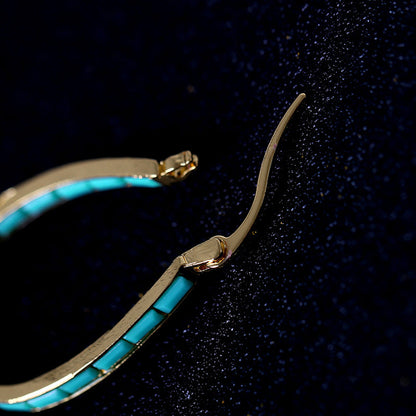 Classic Gold Ring with Timeless Appeal