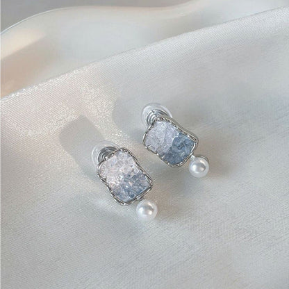 Charming Pearl Earring for Any Occasion