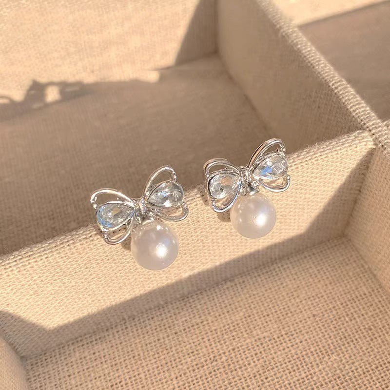 Classic Pearl Earring with Timeless Appeal