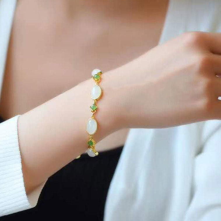 Beautiful Gold Bracelet with Unique Style