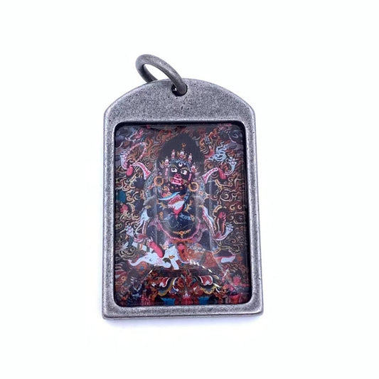Charming Pendant for Any Occasion