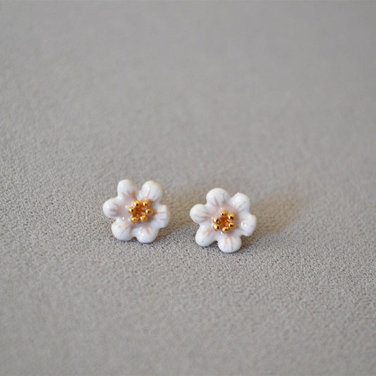 Elegant Silver Earring for Every Occasion
