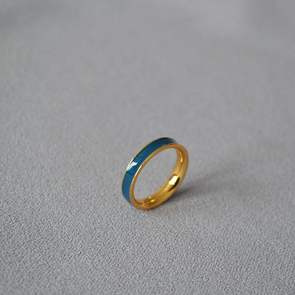 Classic Gold Ring with Timeless Appeal