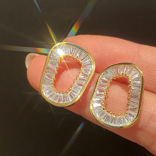 Charming Earring for Any Occasion