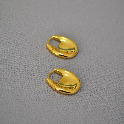 Classic Gold Earring with Timeless Appeal