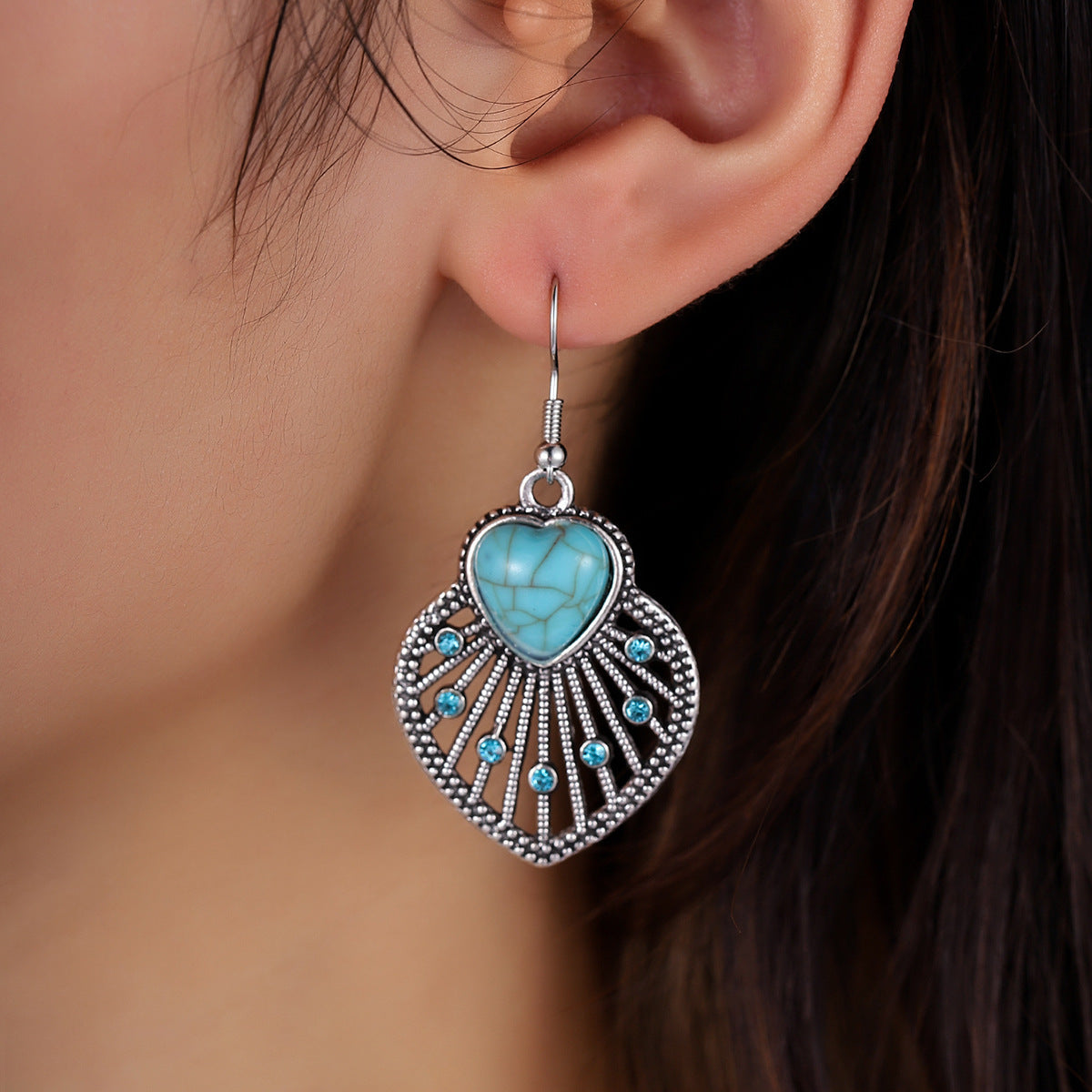 Charming Earring for Any Occasion
