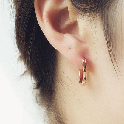 Romantic Gold Earring for Special Moments