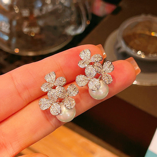 Charming Pearl Earring for Any Occasion