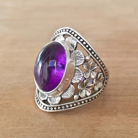 Charming Silver Ring for Any Occasion