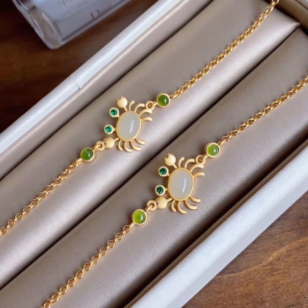 Classic Gold Bracelet with Timeless Appeal