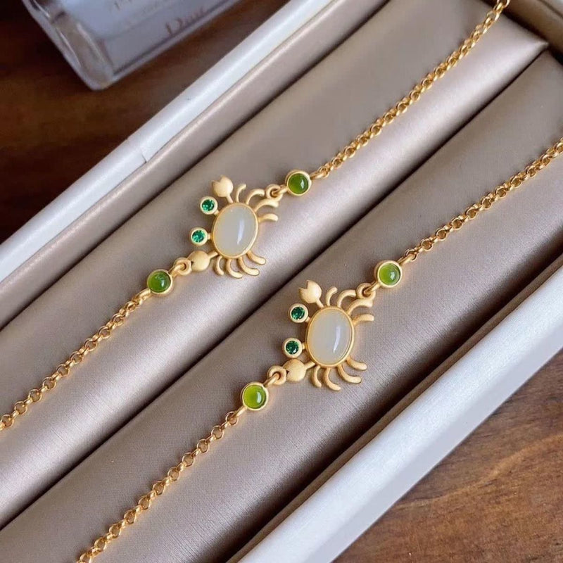 Classic Gold Bracelet with Timeless Appeal