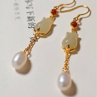 Romantic Gold Earring for Special Moments