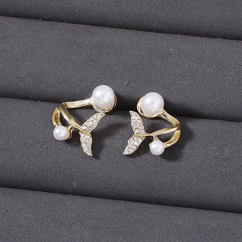 Beautiful Gold Earring with Unique Style