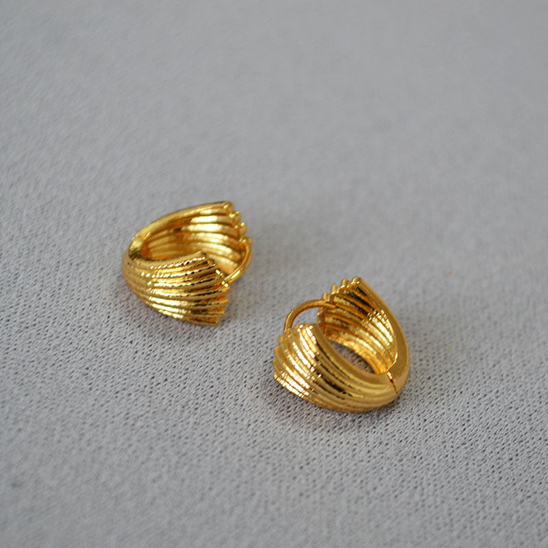 Stunning Gold Earring for Daily Wear