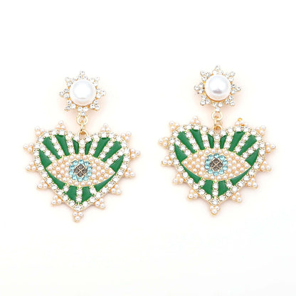 Classic Pearl Piece with Timeless Appeal