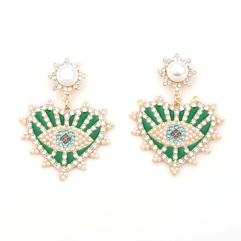 Classic Pearl Piece with Timeless Appeal