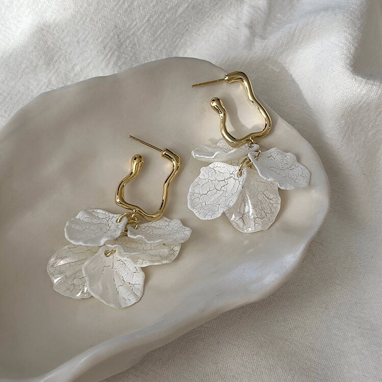 Beautiful Pearl Earring with Unique Style