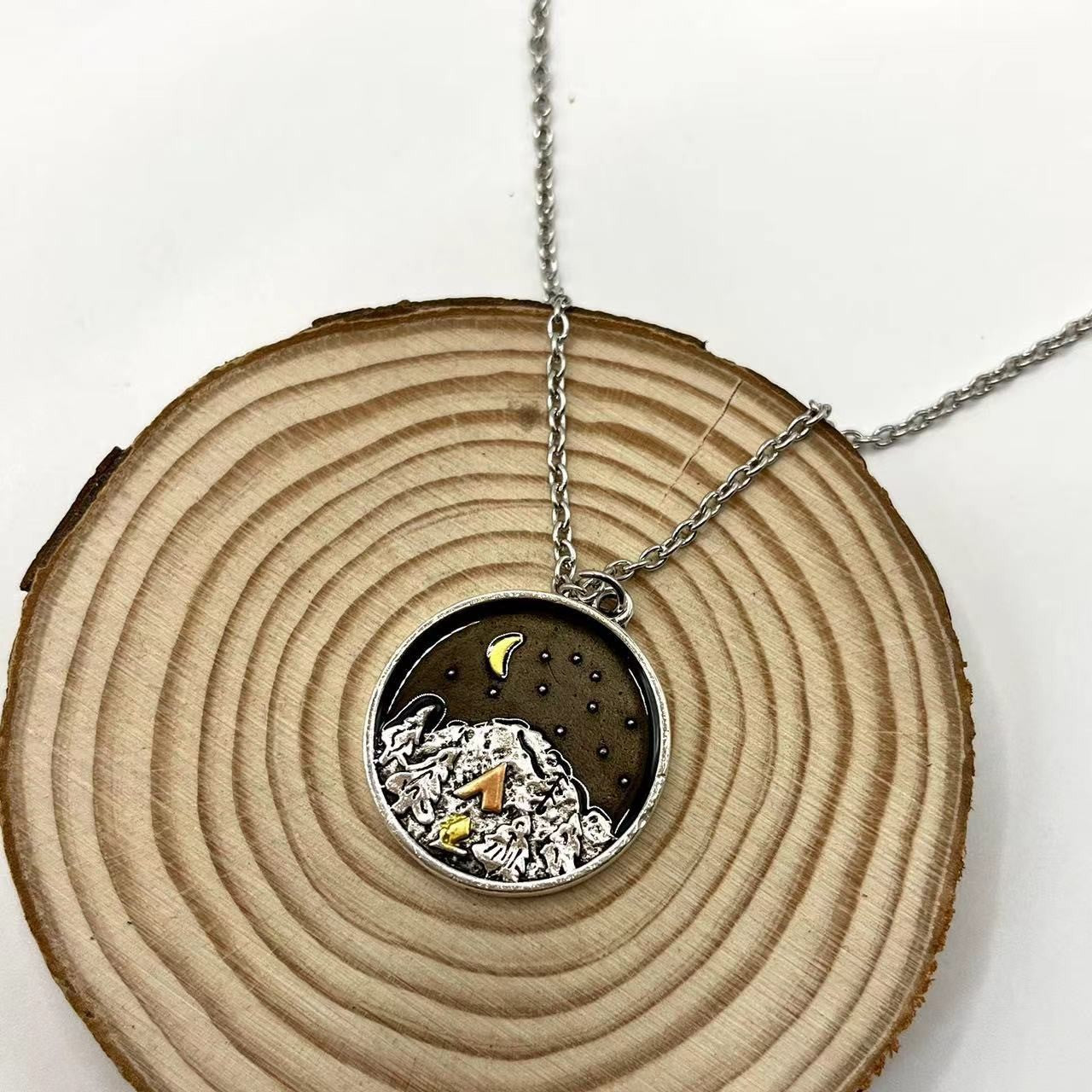 Stunning Necklace for Daily Wear