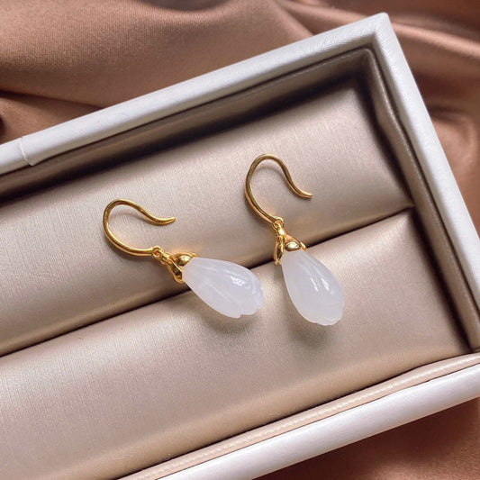 Charming Gold Piece for Any Occasion