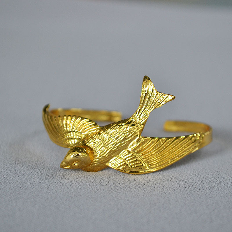 Stunning Gold Bracelet for Daily Wear