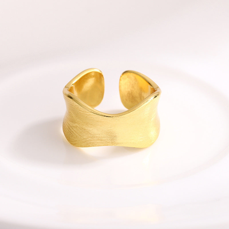 Charming Gold Ring for Any Occasion