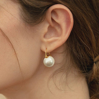 Romantic Pearl Earring for Special Moments
