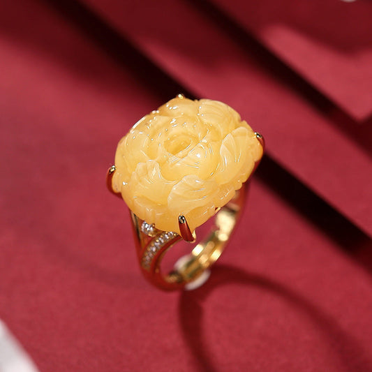 Classic Gold Ring with Timeless Appeal