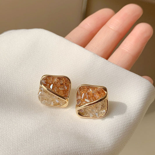 Charming Earring for Any Occasion