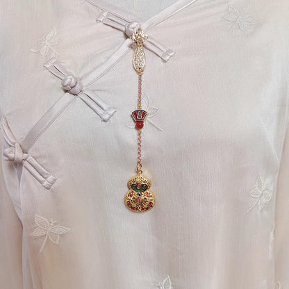 Classic Pendant with Timeless Appeal