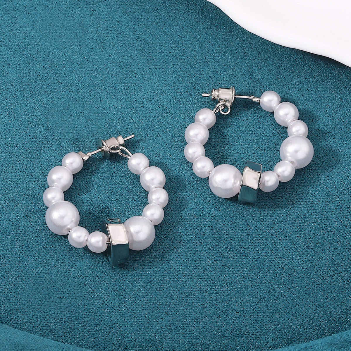 Romantic Pearl Earring for Special Moments