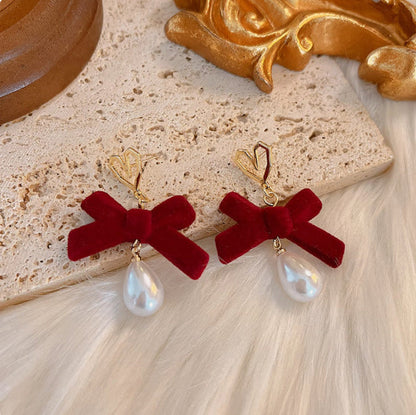 Classic Pearl Earring with Timeless Appeal