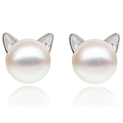 Classic Pearl Necklace with Timeless Appeal