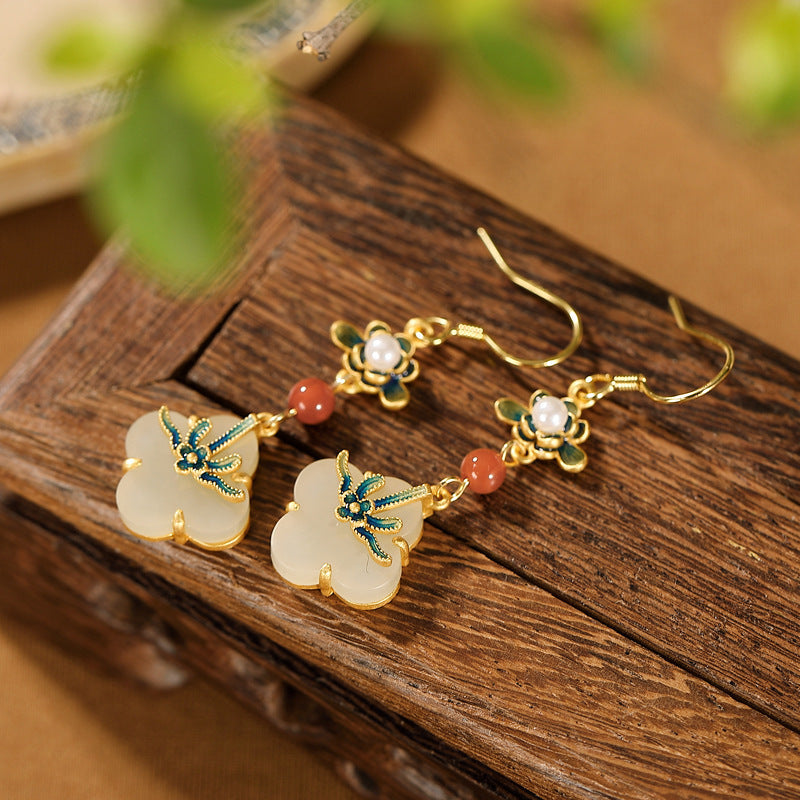 Charming Earring for Any Occasion