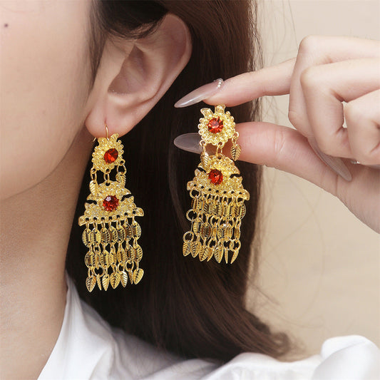 Elegant Gold Earring for Every Occasion