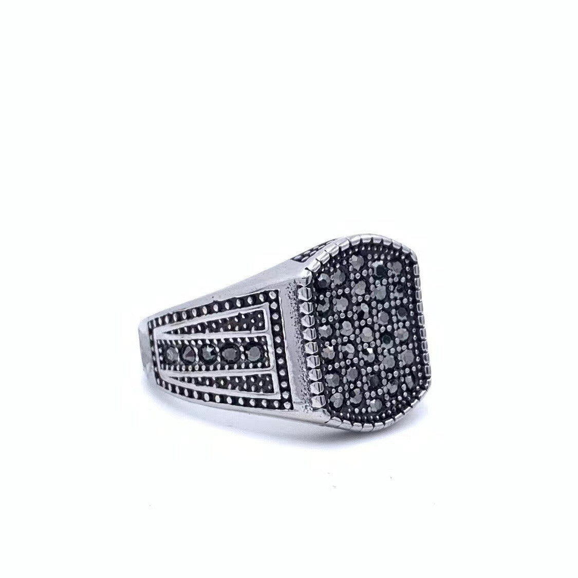 Romantic Gold Ring for Special Moments