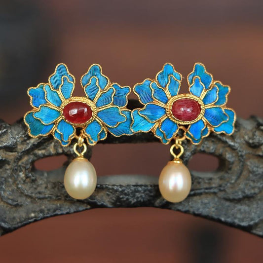 Elegant Gold Earring for Every Occasion