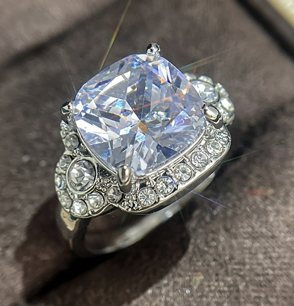 Beautiful Ring with Unique Style