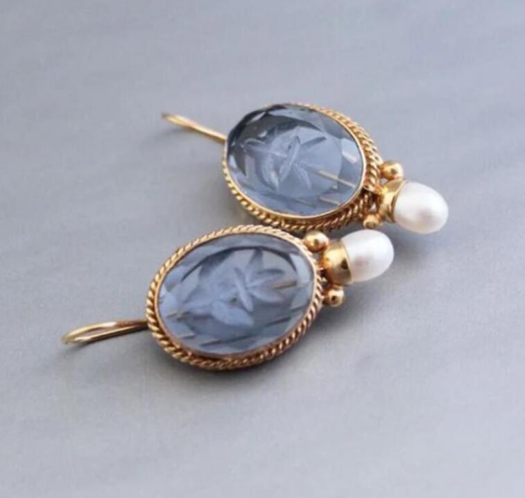Beautiful Pearl Earring with Unique Style