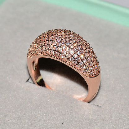 Classic Gold Ring with Timeless Appeal